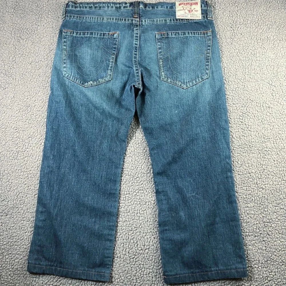 True Religion Bobby Jeans Mens 43x27 Medium Wash Straight Leg Distressed Denim